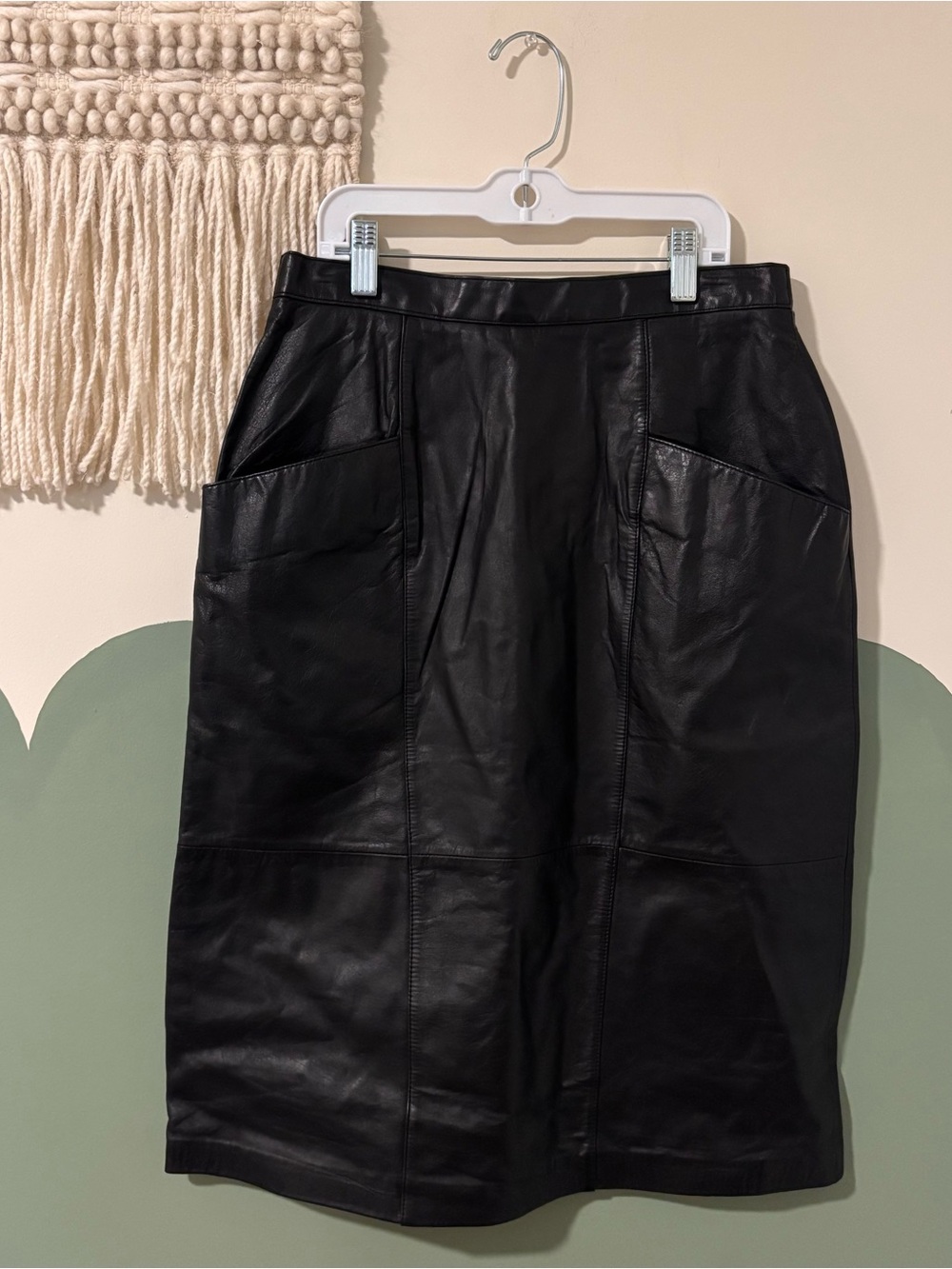 Jacqueline Ferrar black leather midi skirt with pockets